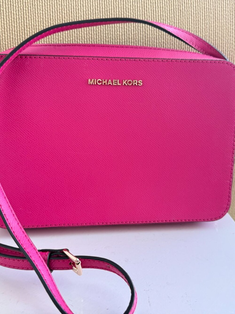 Michael Kors Jet Set Medium Saffiano Leather Crossbody Bag (Ultra Pink)